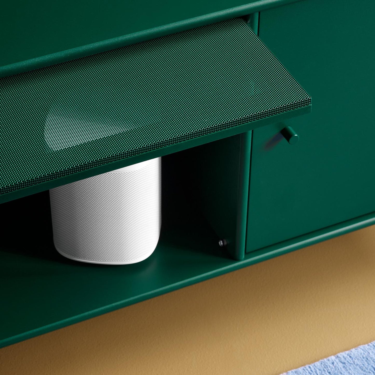 Montana Octave VI tv-benk. Med 3 cm sokkel. Quickship farger. (2-3 ukers leveringstid.)