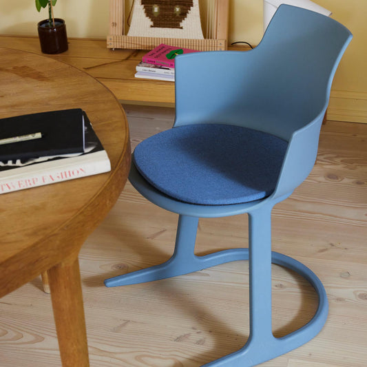 Varier Furniture Social spisestuestol i Blue med tilt. Bestillingsvare.