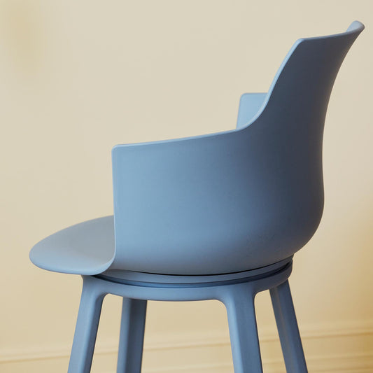 Varier Furniture Social spisestuestol i Blue med sving. Bestillingsvare.