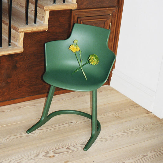 Varier Furniture Social spisestuestol i Green med tilt. Bestillingsvare.