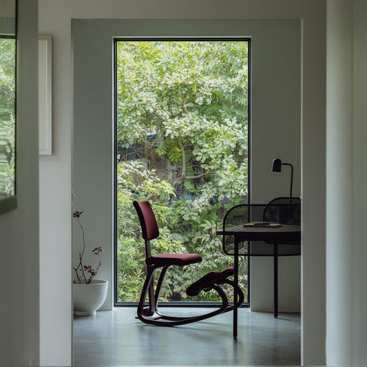 Varier Variable Plus monokrom knestol i Plum. Bestillingsvare.