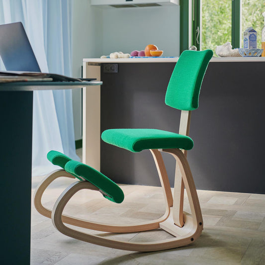 Varier Variable Plus knestol i Tonal beige og lys brun ask. Bestillingsvare.