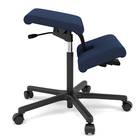 Varier Wing knestol i Tonal mørkeblå og svart understell. Bestillingsvare.
