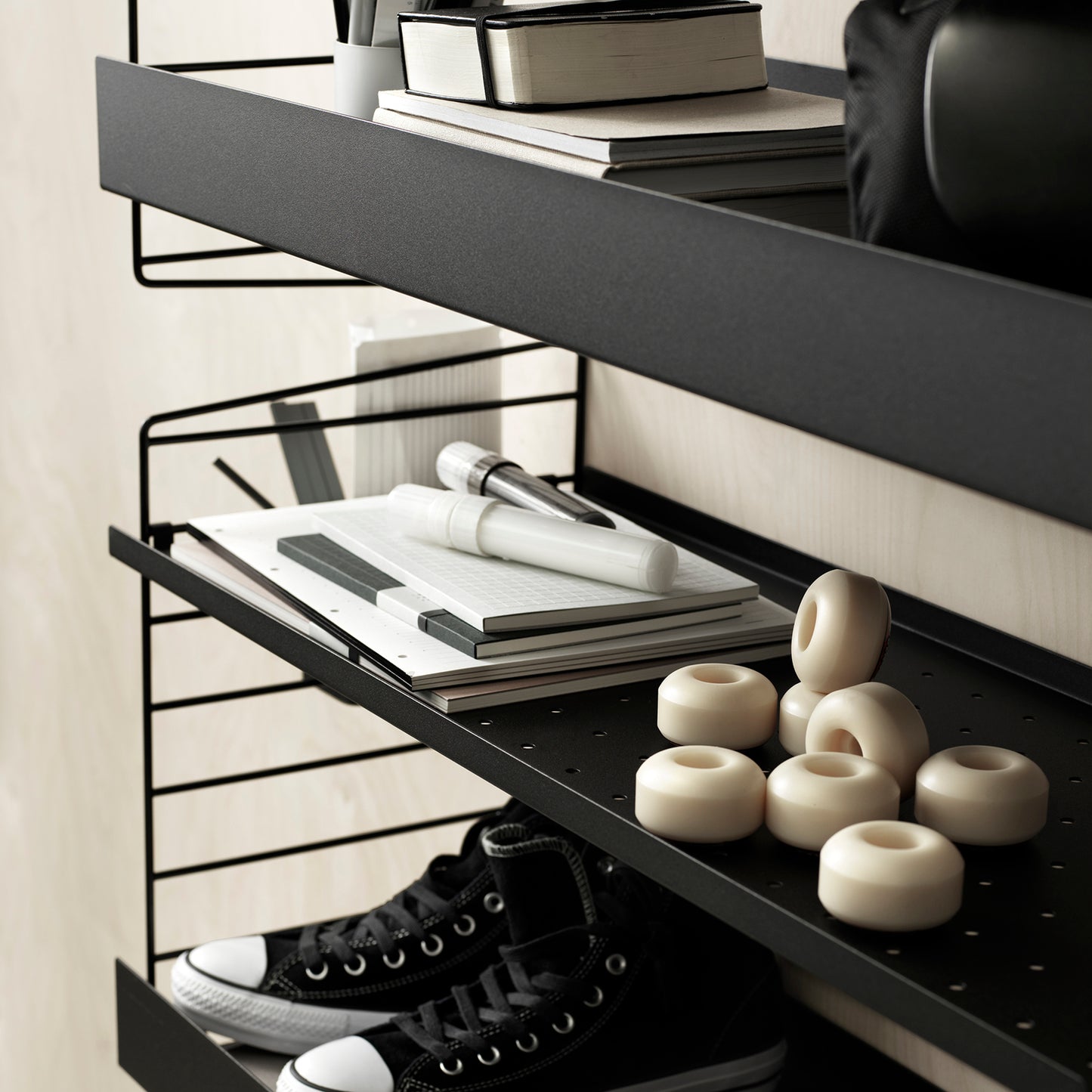 String metallhylleplate høy kant, 58x30 cm. 1-pakk, Sort