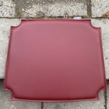 Seteputer til CH24-Y-stol i Loke 7100-burgunder.