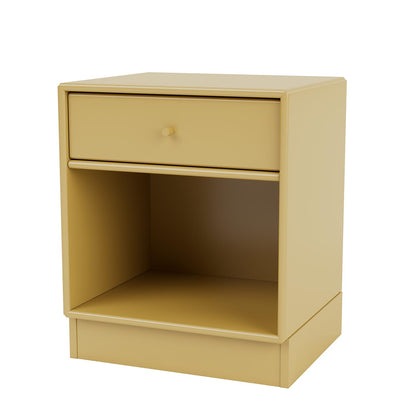 Montana DREAM nattbord. Med 7 cm sokkel. Quickship farger. (2-3 ukers leveringstid.)