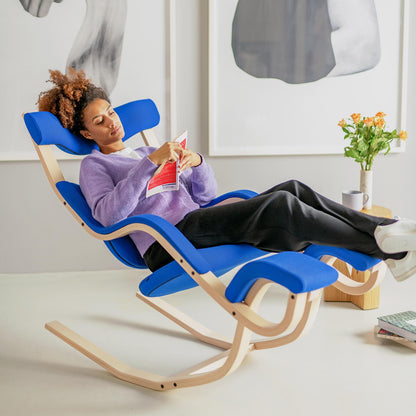 Varier Gravity stol i Tonal beige og lys brun ask. Bestillingsvare.