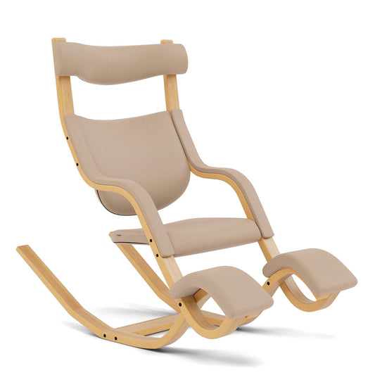 Varier Gravity stol i Tonal beige og lys brun ask. Bestillingsvare.