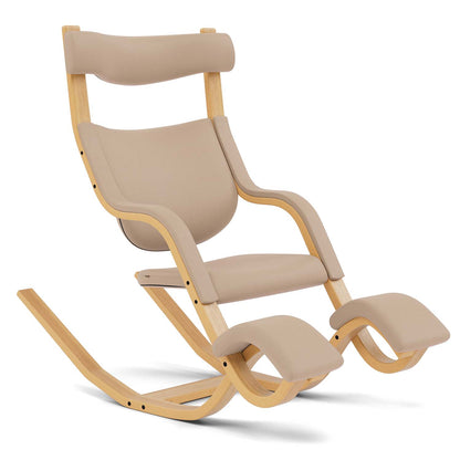 Varier Gravity stol i Tonal beige og lys brun ask. Bestillingsvare.