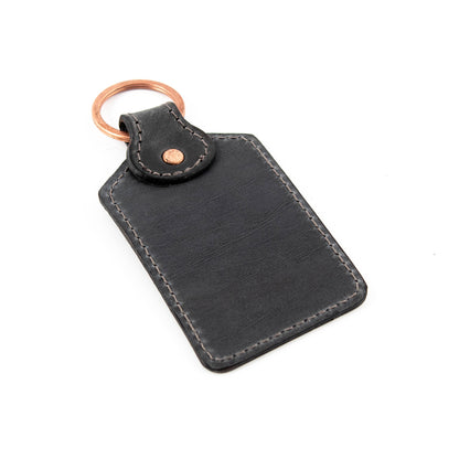 Tom Dixon nøkkelring i lær i flere farger.