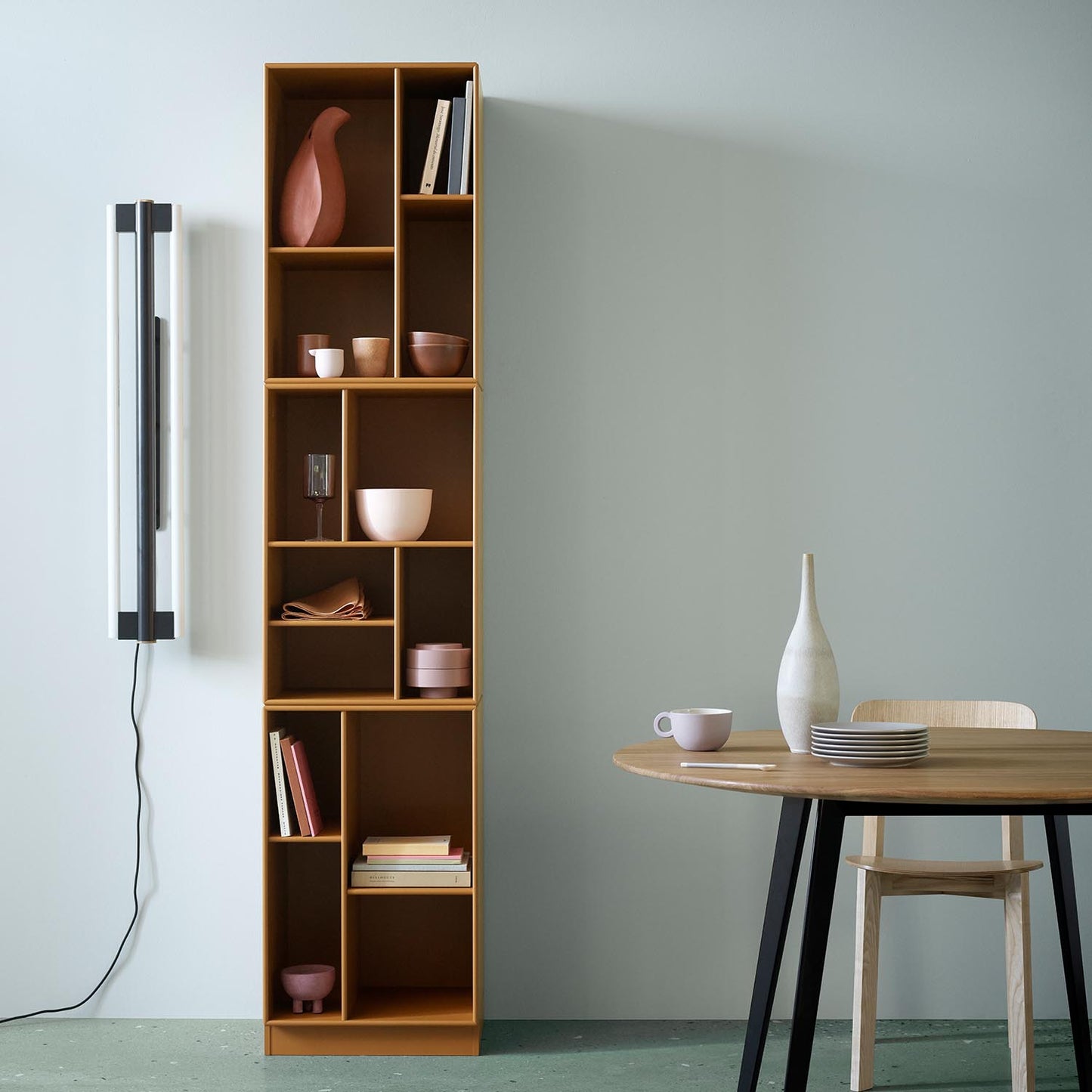 Montana LOOM. Med opphengslist. Quickship farger. (2-3 ukers leveringstid.)