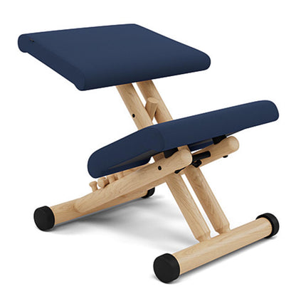 Varier Multi knestol i Tonal mørkeblå og natur bøk. Bestillingsvare.