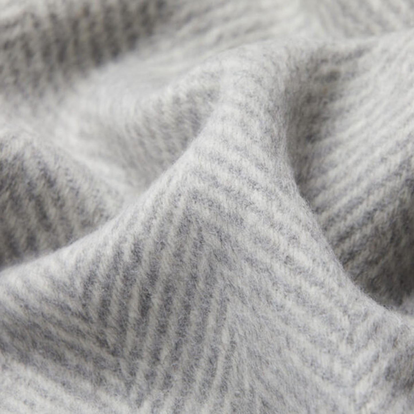 Sibast alpakka ullpledd, herringbone mønster i lysgrå. Bestillingsvare.