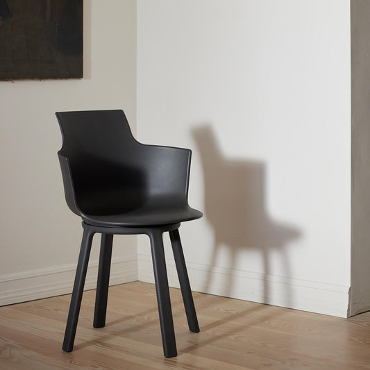 Varier Furniture Social spisestuestol i Black onyx med sving. Bestillingsvare.