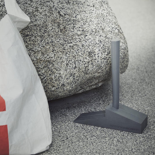 Massproductions Universal dørstopper, grå