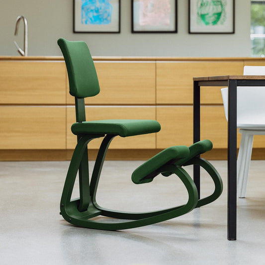 Varier Variable Plus monokrom knestol i Forest. Bestillingsvare.