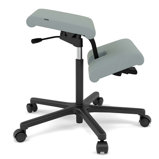 Varier Wing knestol i Tonal lysgrønn og svart understell. Bestillingsvare.