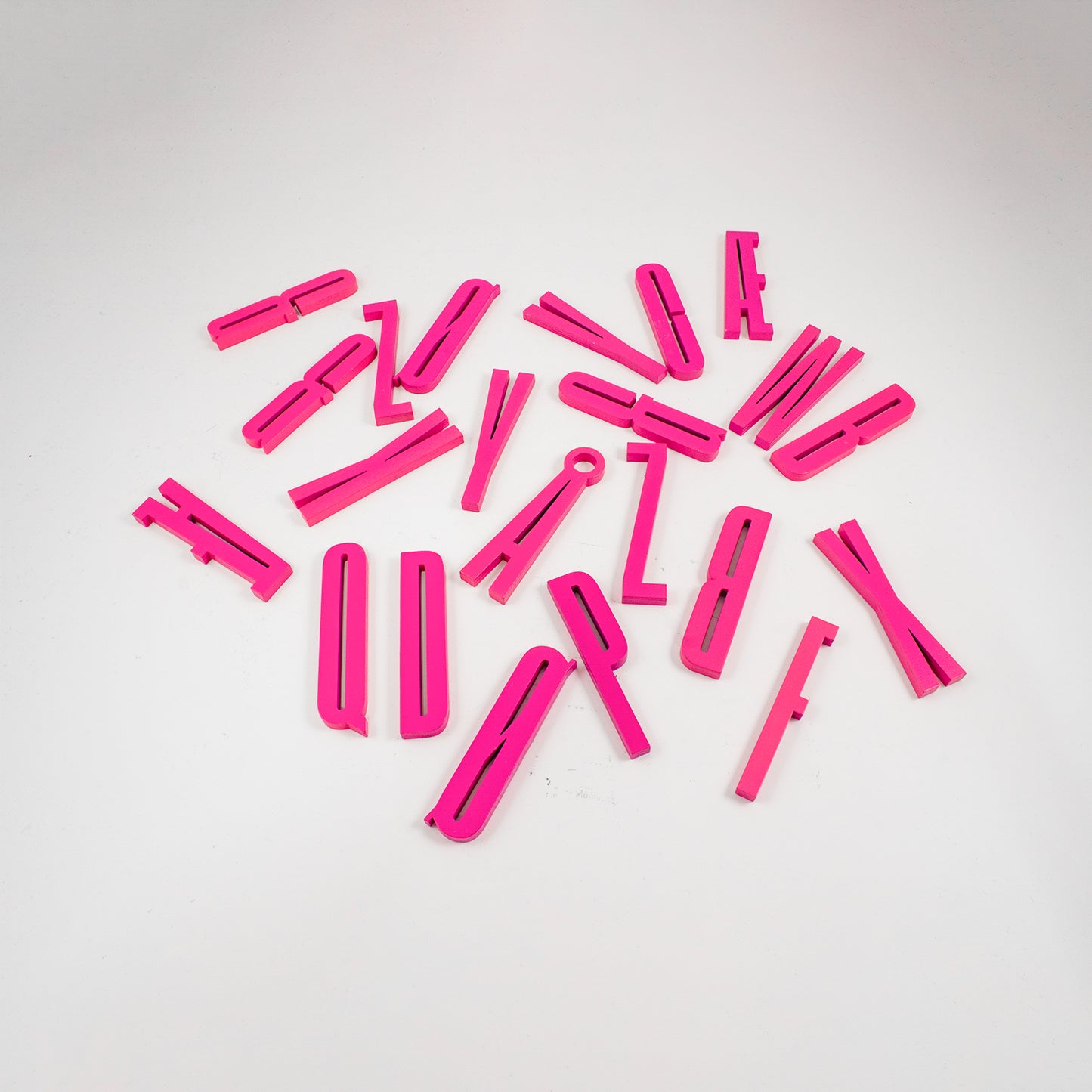 Design Letters Bokstaver i Tre, A-Z - Rosa