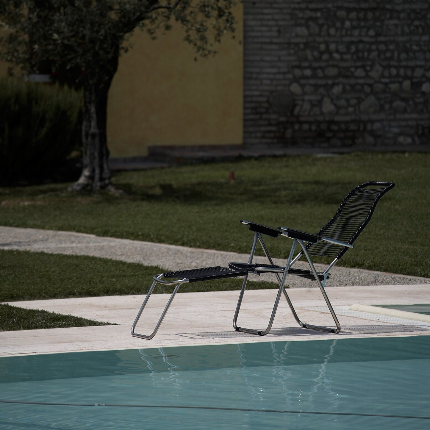 Fiam Spagetti Solstol, svart. Bestillingsvare.