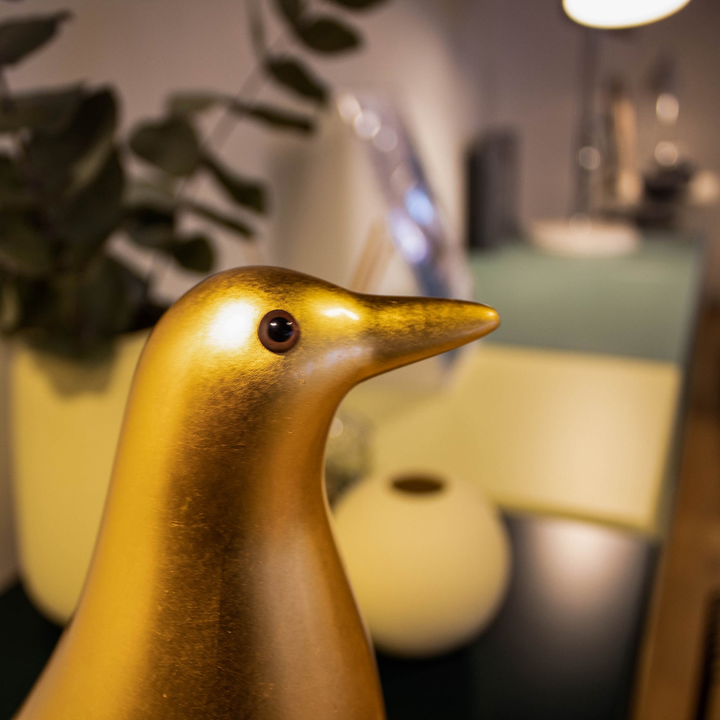 Vitra Eames House Bird, Limited Edition gullbelagt.