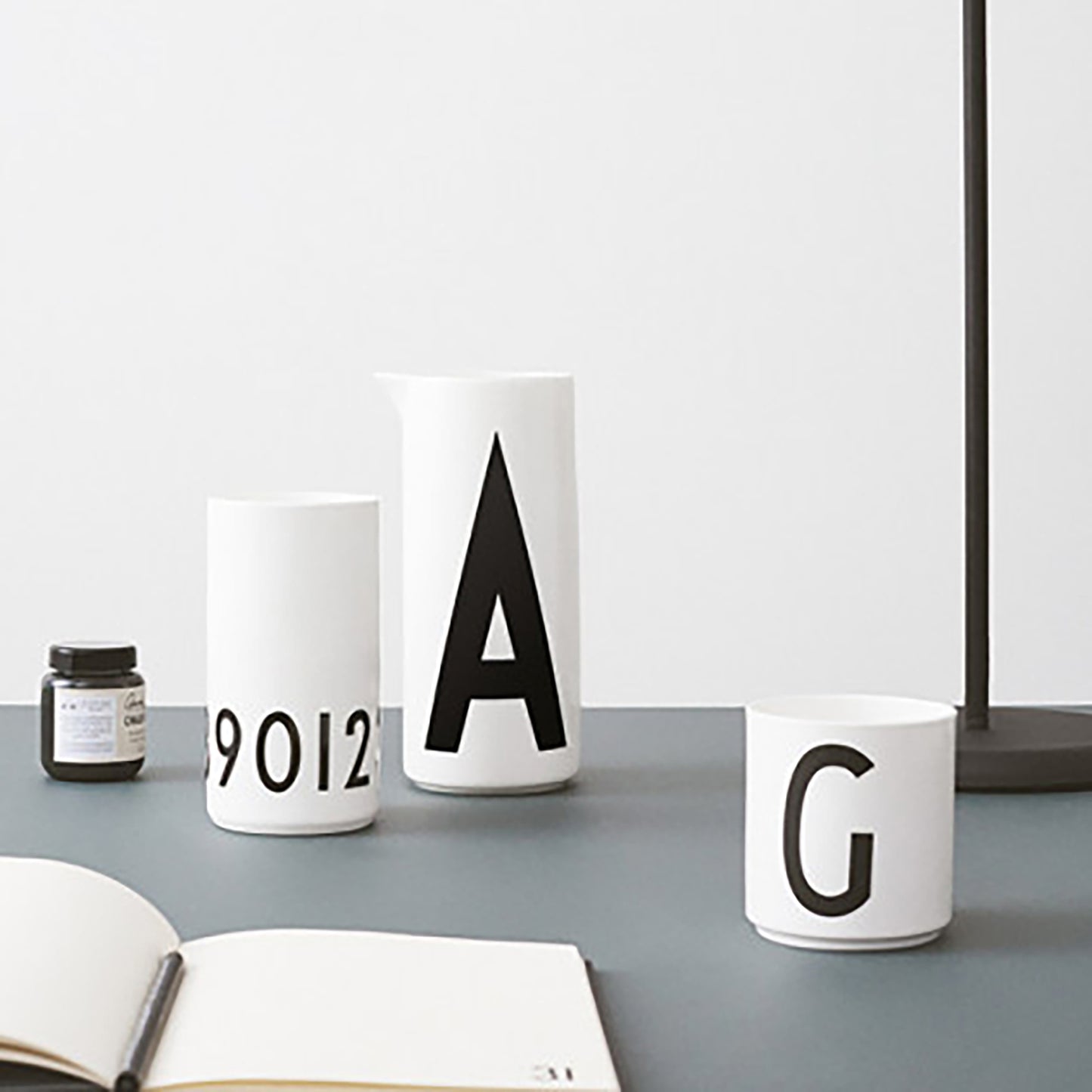 Design Letters P Porselen Kopp, Hvit